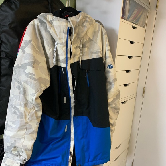 686 Other - Blue and snow camouflage board jacket.